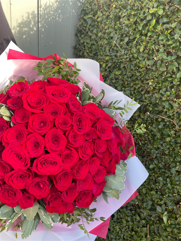Luxury red rose bouquet