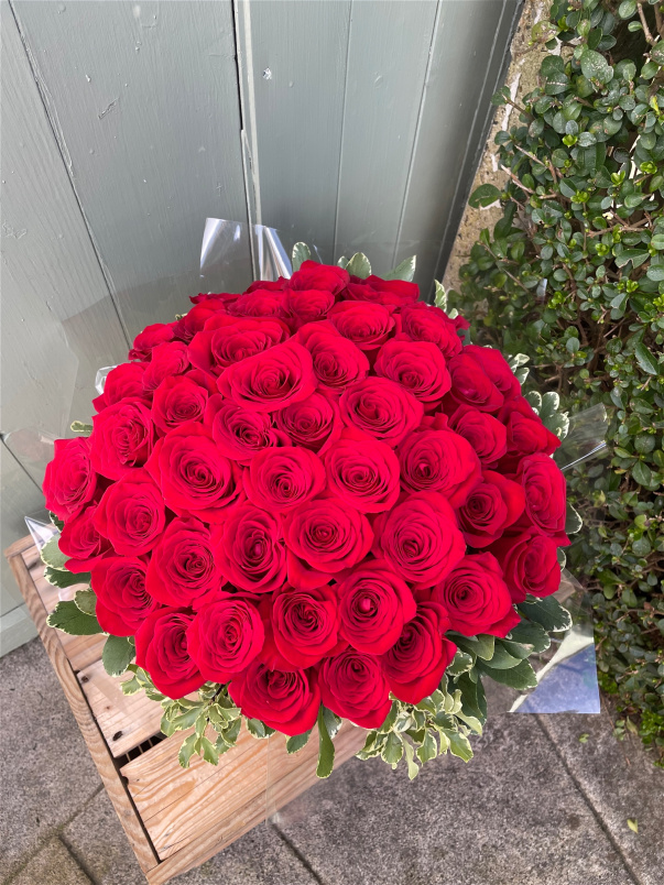 The XXL rose hatbox